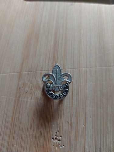 Scouting metal button hole - uk,